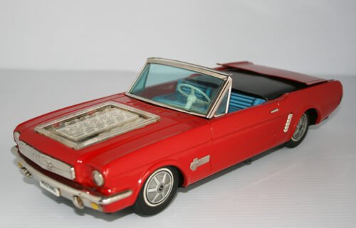 Yonezawa  60’s  Ford Mustang Convertible visible engine Battery Operated 13.5 inches (34 cm) original tin toy car - Image 4