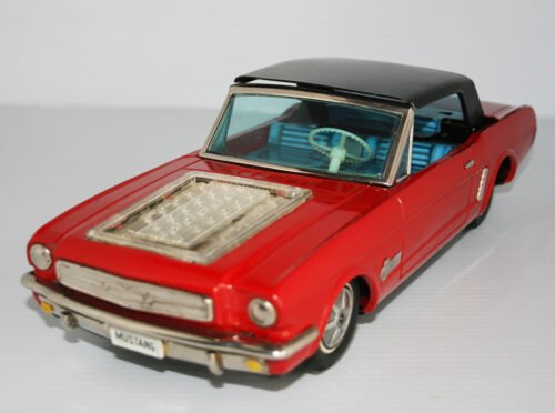 Yonezawa  60’s  Ford Mustang Convertible visible engine Battery Operated 13.5 inches (34 cm) original tin toy car - Image 5