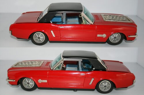 Yonezawa  60’s  Ford Mustang Convertible visible engine Battery Operated 13.5 inches (34 cm) original tin toy car - Image 8