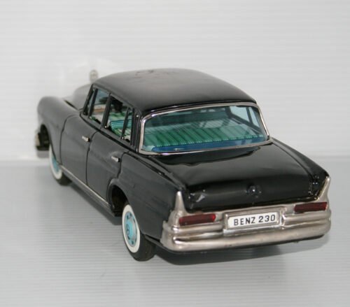 Bandai 60’s Mercedes Benz 230 Battery Operated 11 inches (28 cm) original tin toy car - Image 5