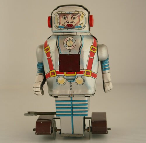 2NoguchiTWRSpaceManRobot