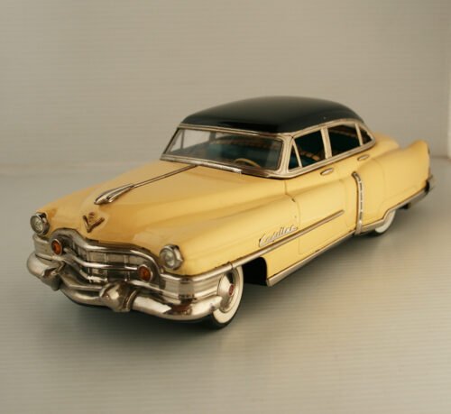 Marusan Kosuge Japan 50’s Cadillac 1951 Friction 12.5 inches (32cm) original tin toy car - Image 3