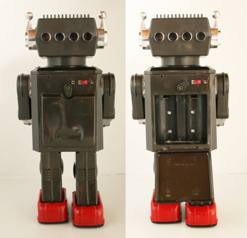 Horikawa Japan 60’s New Space Explorer Television Robot, Battery Operated 12 inches (30.5 cm) original tin toy space robot - Image 7