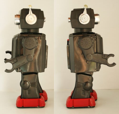 Horikawa Japan 60’s New Space Explorer Television Robot, Battery Operated 12 inches (30.5 cm) original tin toy space robot - Image 8