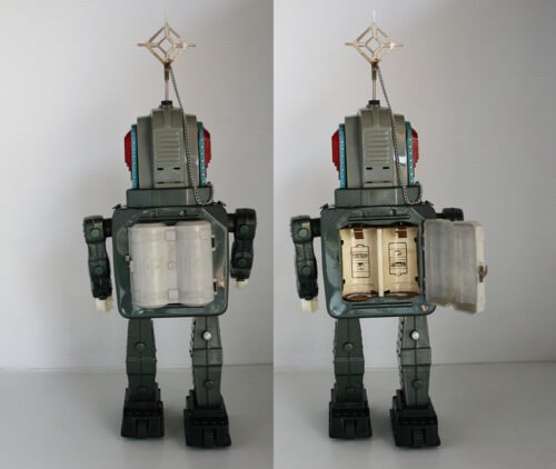 Bandai Alps 50’s Moon Explorer Robot Battery Operated 14 inches (35.5 cm) original tin toy space robot - Image 9