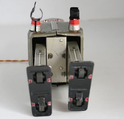 Nomura Japan 50’s Radar Robot R/C Battery Operated 9.25 inches (23.5 cm) original tin toy space robot - Image 11