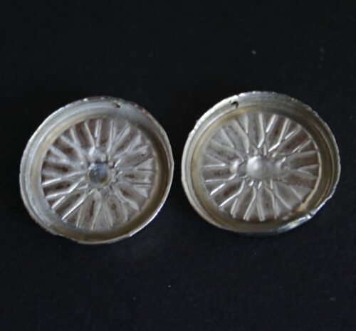 Asahi ATC Japan 50’s GMA 1600 1950, Two Tin Hubcaps, original tin toy parts - Image 3