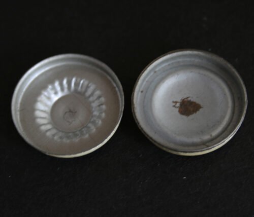 Asahi ATC Japan 50’s Chevrolet Impala 1959, Two Tin Hubcaps, original tin toy parts - Image 3